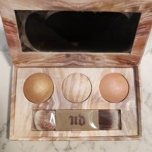 Ubran Decay illuminated trio